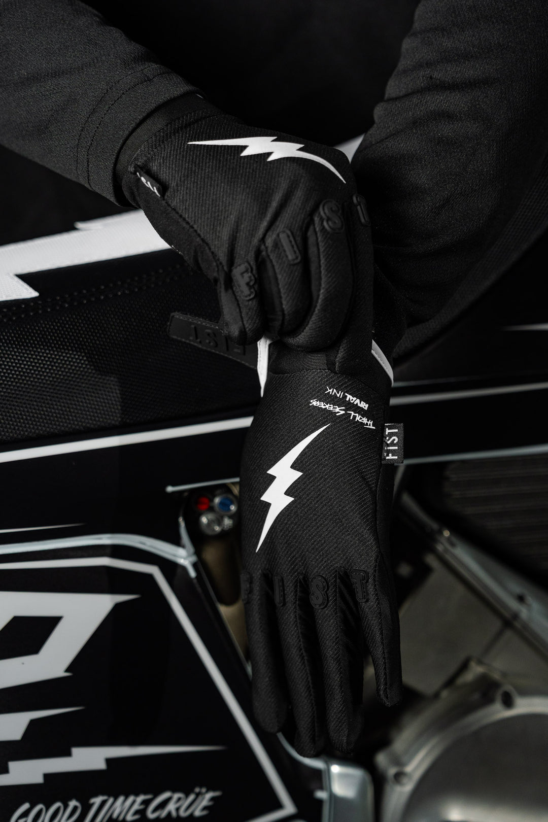 Bolt Gloves